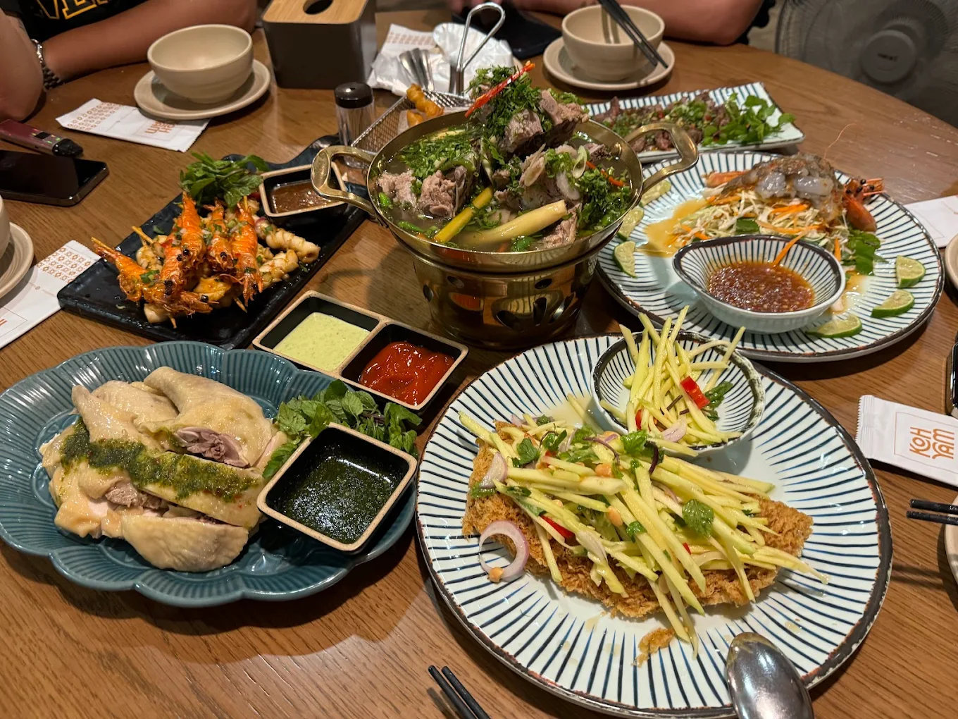 Menu tại Bếp Thái Koh Yam gần 100 món ăn và đồ tráng miệng kiểu Thái